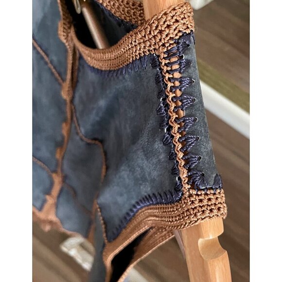 VINTAGE SUEDE ESSENTIALS LEATHER VEST FRINGE, SIZE MEDIUM - Picture 5 of 10